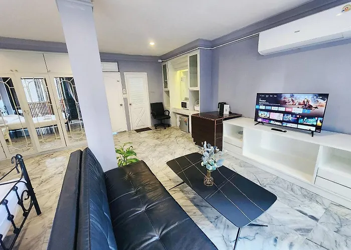 Cozy Private Family In Cbd Silom-sathorn - 240m To Bts Saint Louis