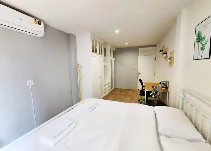 Cozy Private Family In Cbd Silom-sathorn - 240m To Bts Saint Louis Bangkok