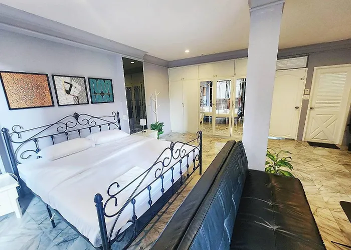 Cozy Private Family In Cbd Silom-sathorn - 240m To Bts Saint Louis *