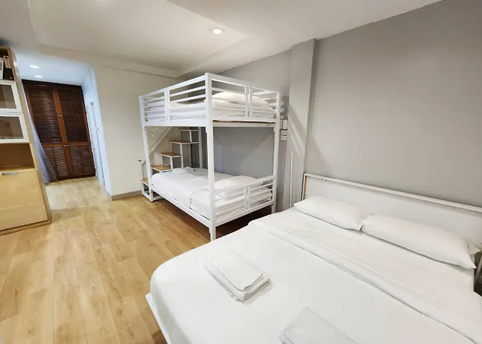 Cozy Private Family In Cbd Silom-sathorn - 240m To Bts Saint Louis * Bangkok