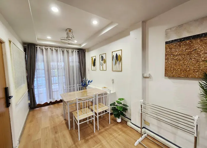 Cozy Private Family In Cbd Silom-sathorn - 240m To Bts Saint Louis Appartamento Bangkok