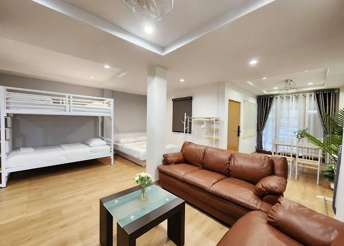 Cozy Private Family In Cbd Silom-sathorn - 240m To Bts Saint Louis